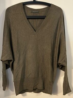 Reitmans Women’s Olive Green V-Neck Batwing Sweater Size M